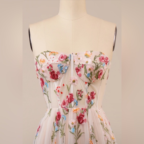 Beautiful multicolor floral prom dress - never worn! Ships next day! - Picture 2 of 4